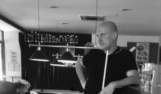 Lastnik biljardnice Pool Bar Lucija, gostiteljice seniorskega državnega prvenstva v devetki, Aleš Brodnjak (5. mesto).