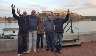 Del slovenske ekipe v Novem Sadu: Blaž Kolenc, Janez Kočar, Ines Eržen, Danijel Urbanija in Odisej Hudolin.